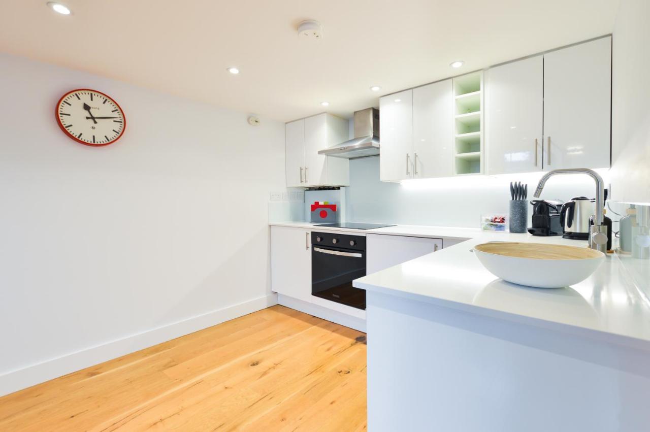 Spacious West Hampstead Apartment With Mezzanine Bedroom By Concept Apartments London Exterior photo