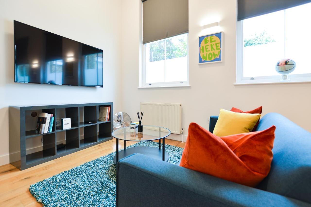 Spacious West Hampstead Apartment With Mezzanine Bedroom By Concept Apartments London Exterior photo